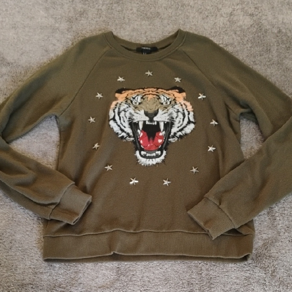 Forever 21 Tiger And Star Studded Sweatshirt Raglan Sleeve